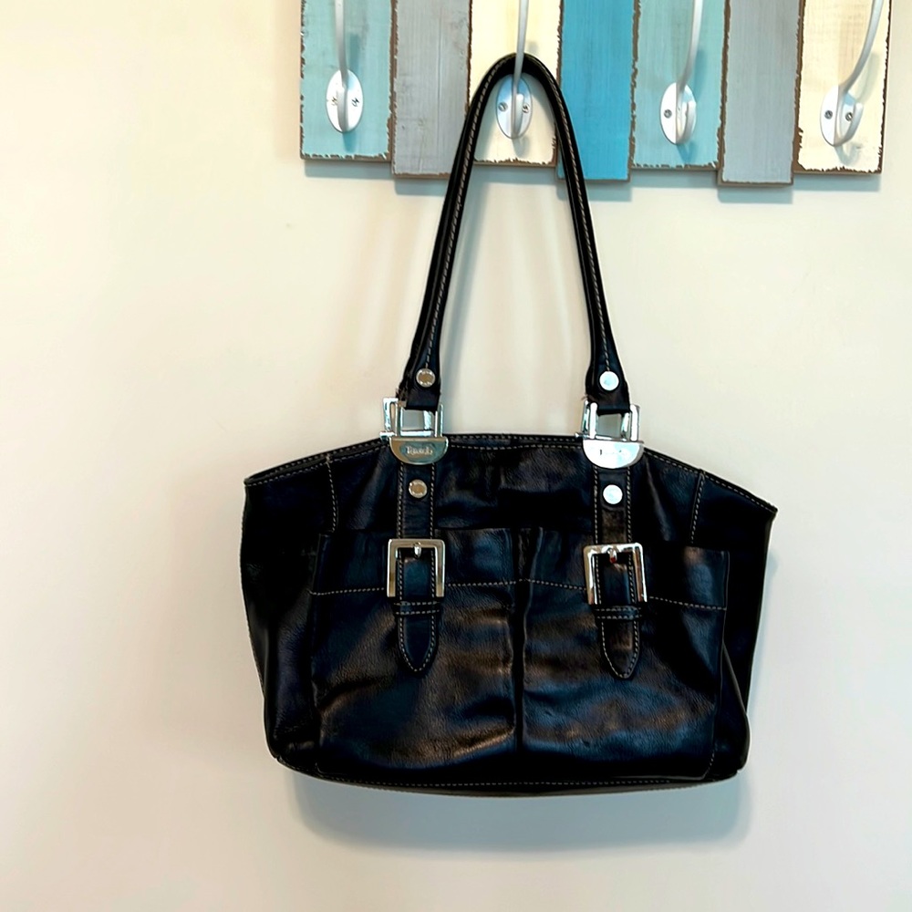 Tignanello Women’s Shoulder Bag / Genuine Leather - Black / Very Good Condition